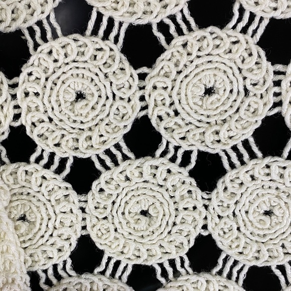 Adiva Cream Crochet Ruffle Blouse Large - Picture 4 of 9